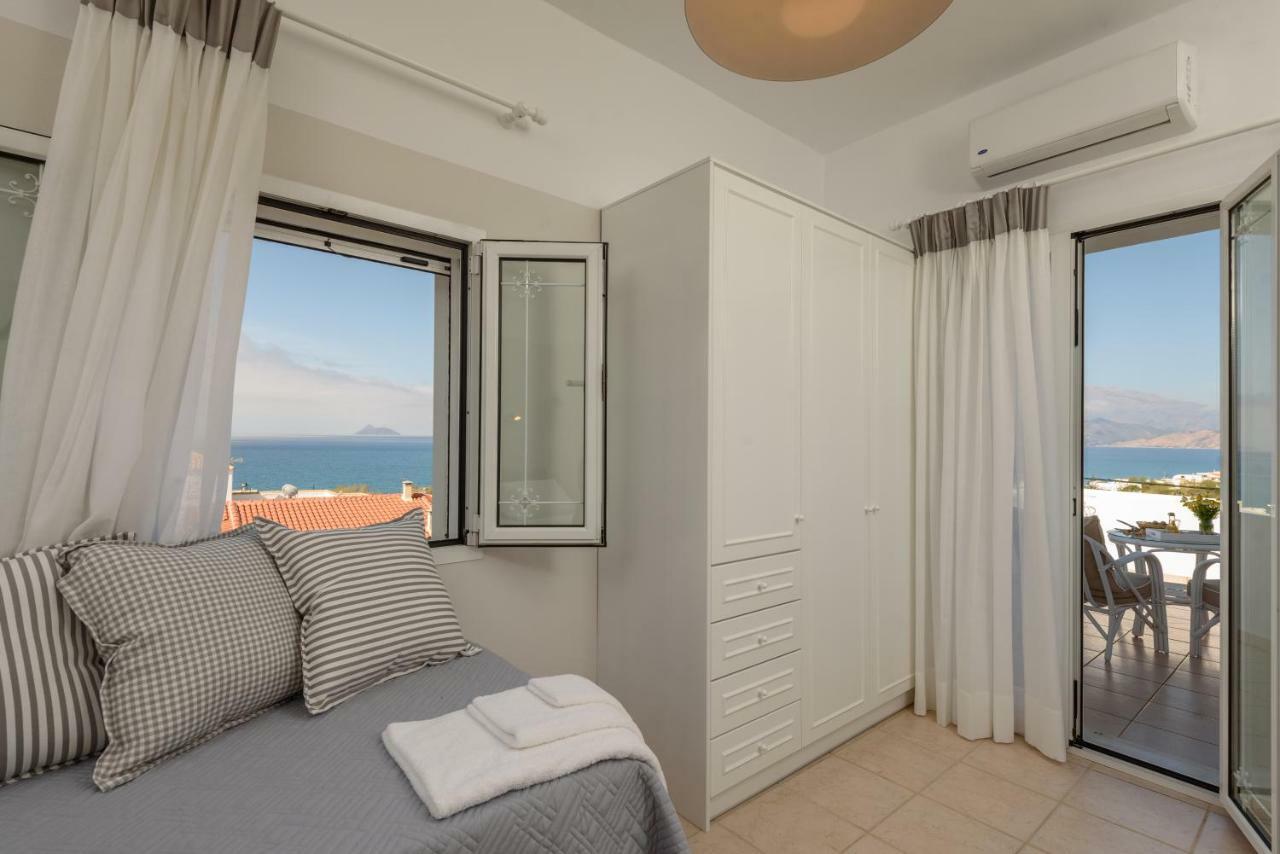 Full View In A Luxury House Villa Kalamaki  Exterior photo